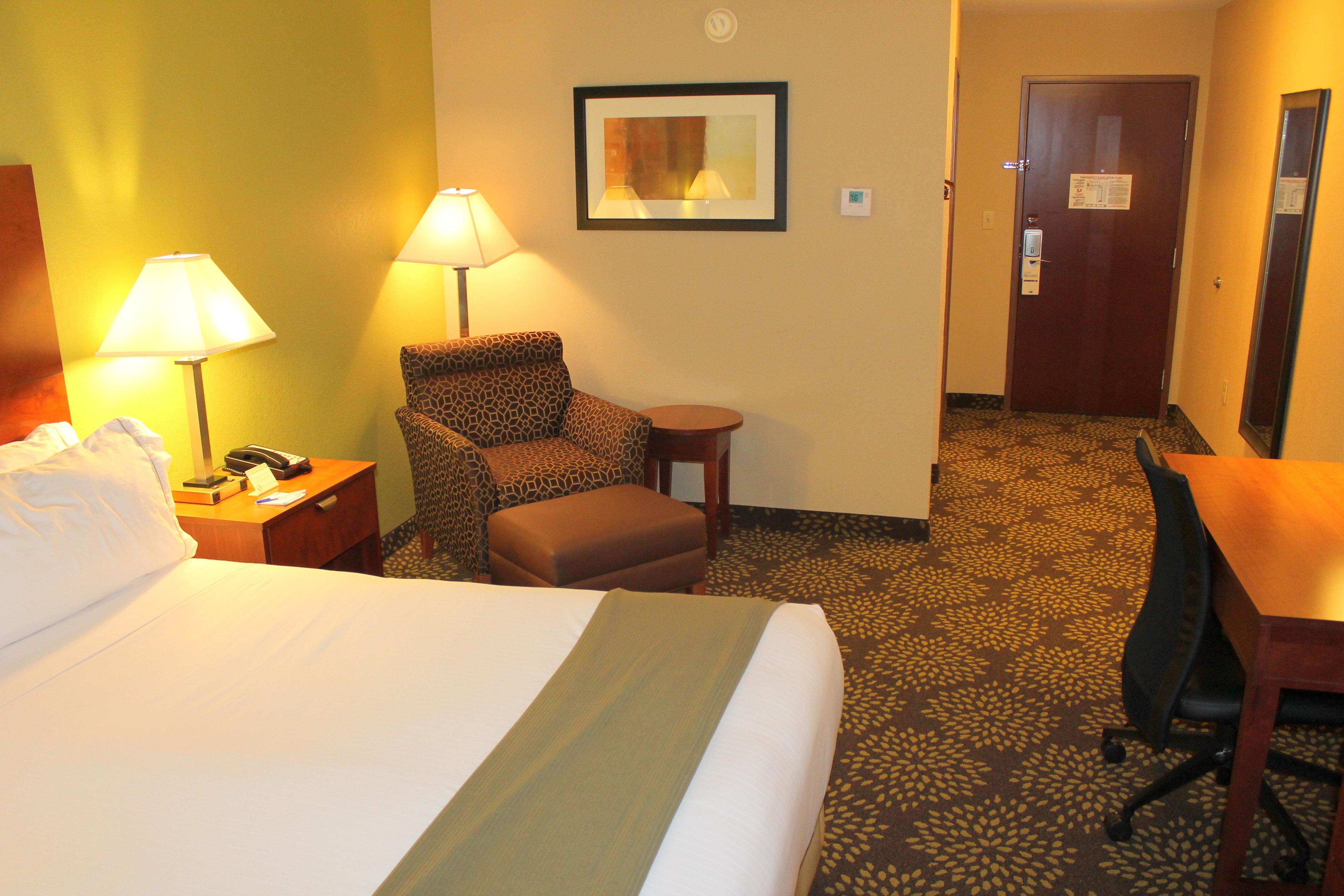 Holiday Inn Express Hotel & Suites Starkville, An Ihg Hotel Екстериор снимка