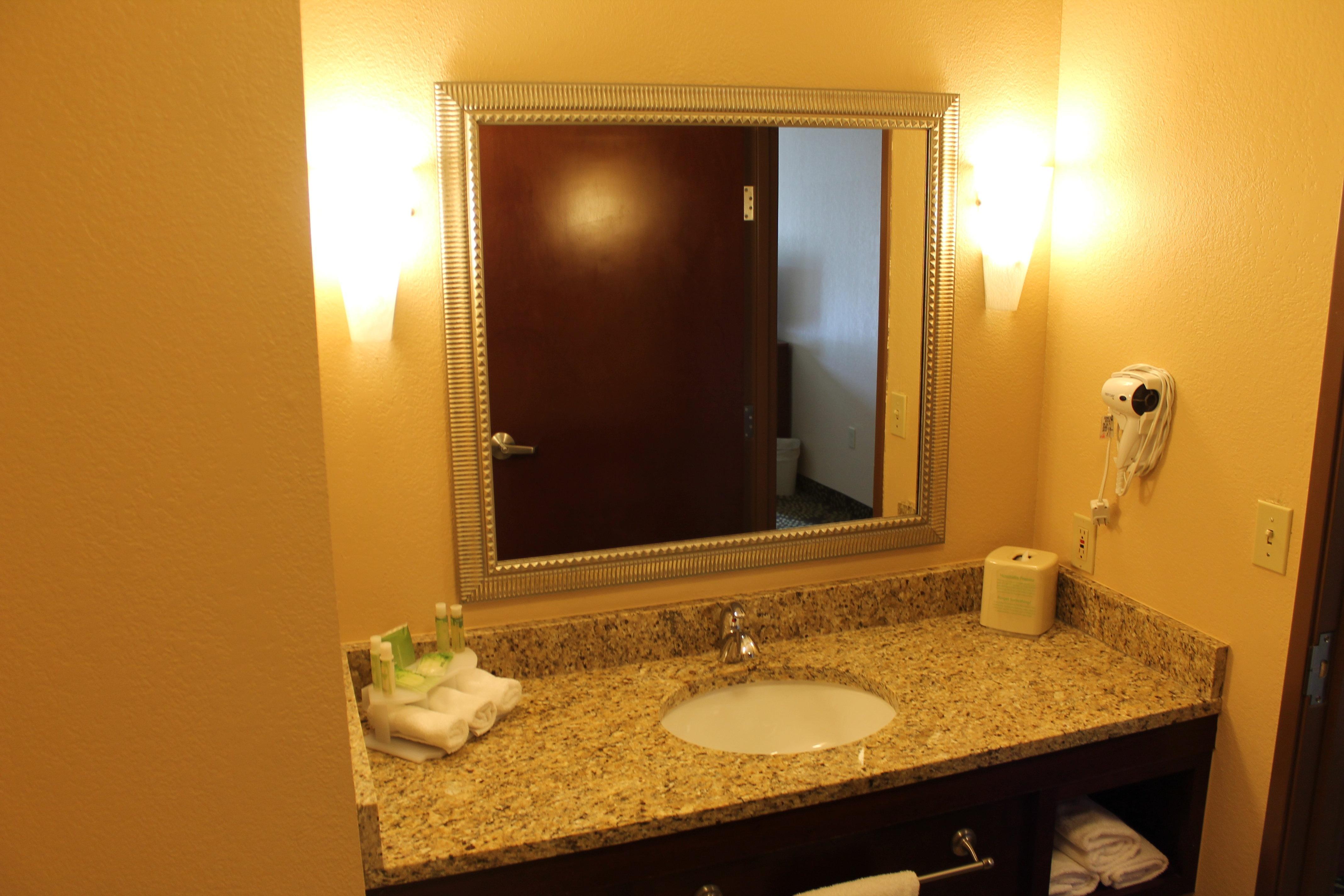 Holiday Inn Express Hotel & Suites Starkville, An Ihg Hotel Екстериор снимка