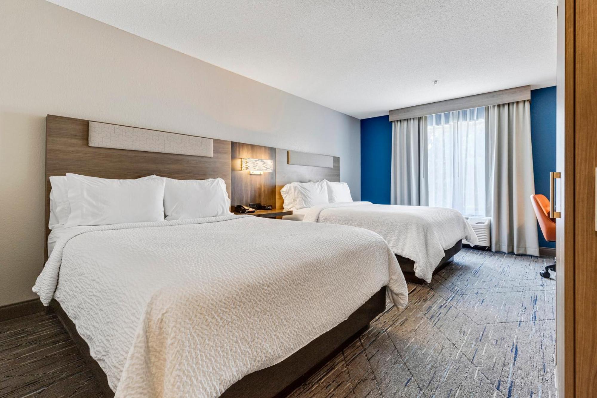 Holiday Inn Express Hotel & Suites Starkville, An Ihg Hotel Екстериор снимка