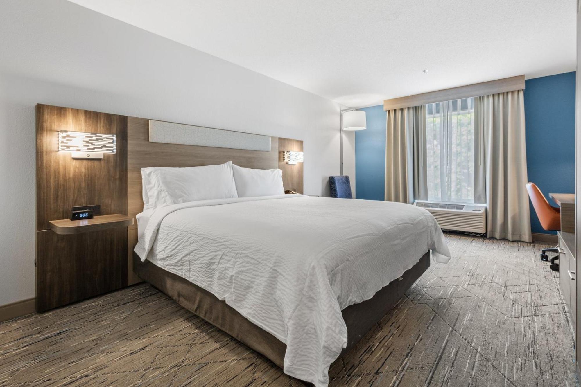 Holiday Inn Express Hotel & Suites Starkville, An Ihg Hotel Екстериор снимка
