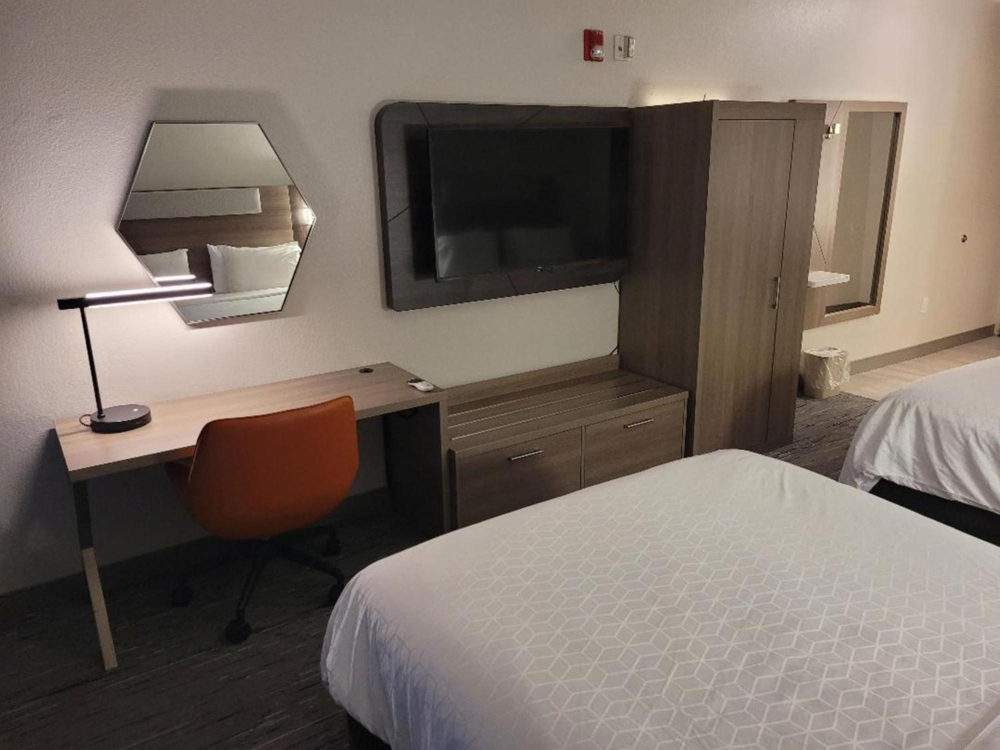 Holiday Inn Express Hotel & Suites Starkville, An Ihg Hotel Екстериор снимка