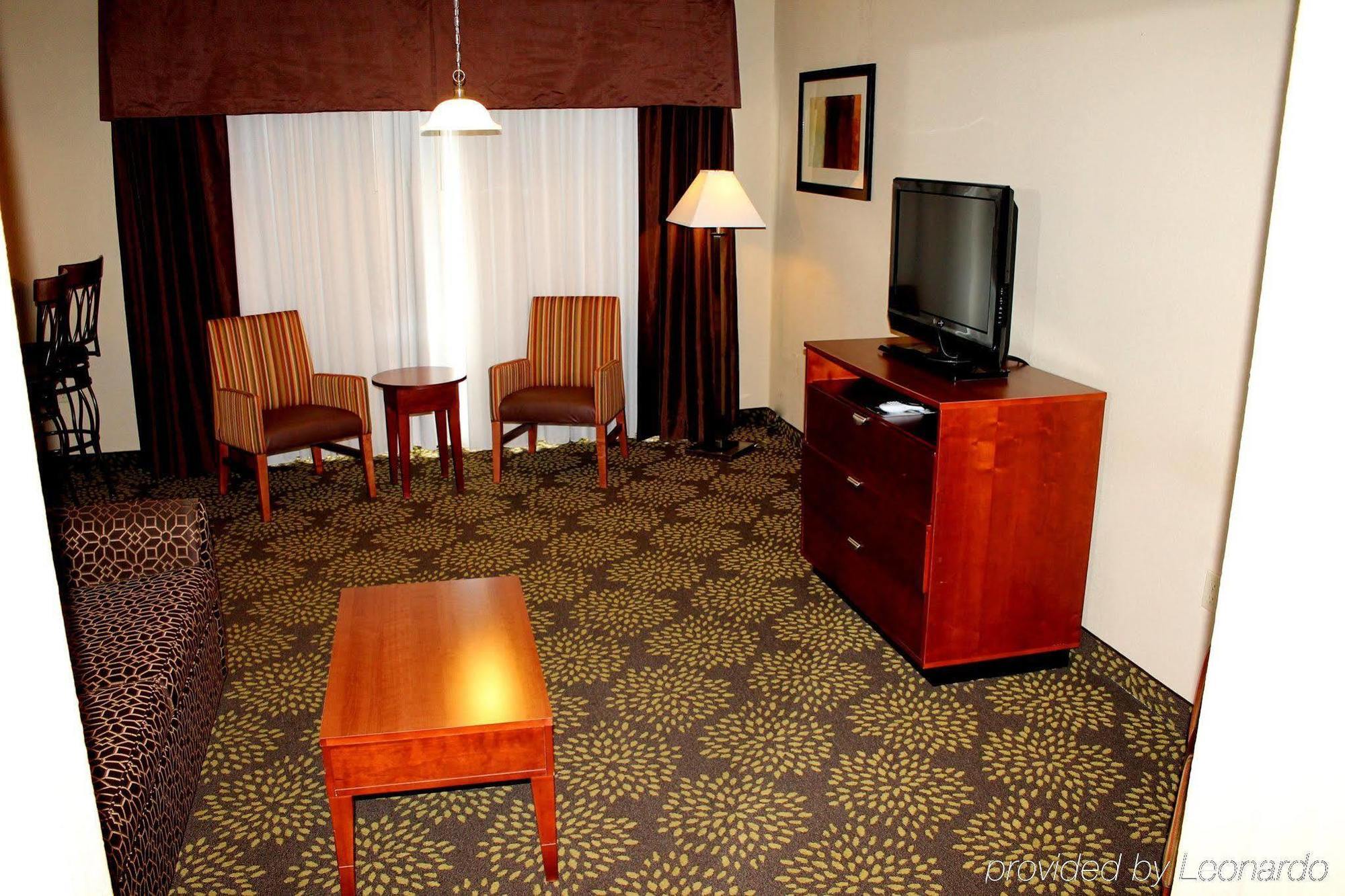 Holiday Inn Express Hotel & Suites Starkville, An Ihg Hotel Екстериор снимка